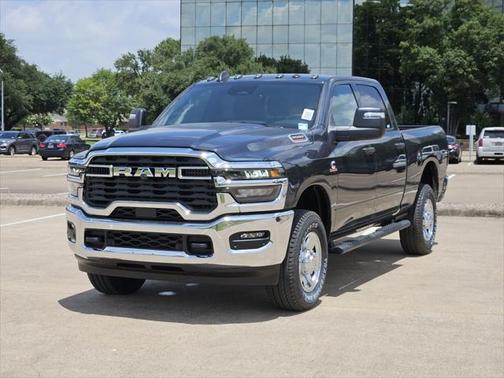 2025 RAM 2500 Tradesman Crew Cab 4x4 6'4' Box