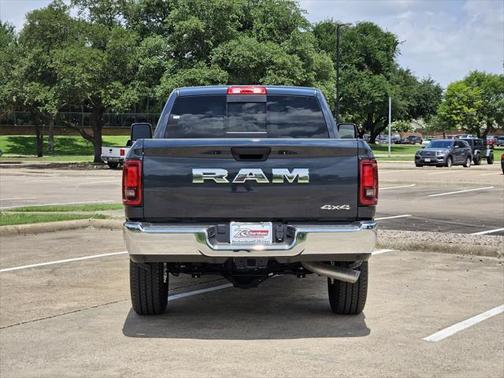 2025 RAM 2500 Tradesman Crew Cab 4x4 6'4' Box