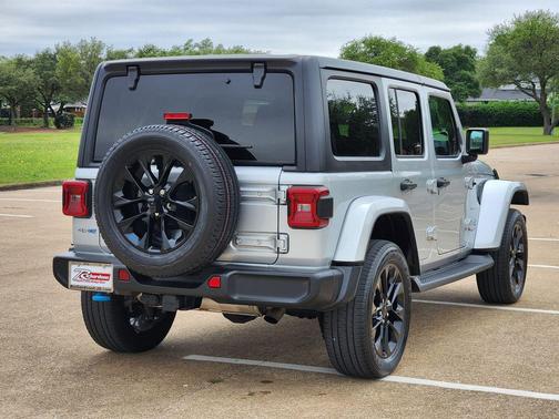 Silver Zynith Clearcoat 2023 Jeep Wrangler 4xe Sahara