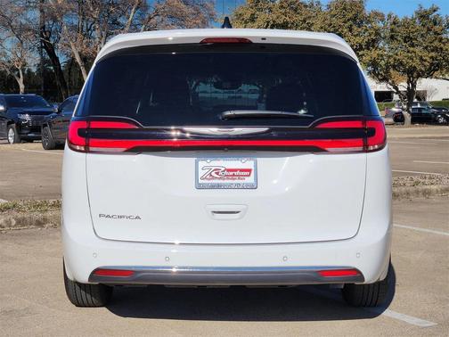 2025 Chrysler Pacifica L