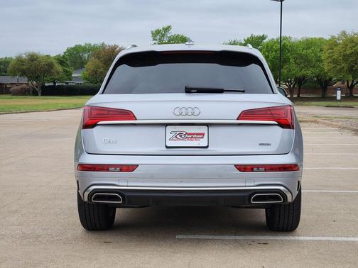 Florett Silver Metallic 2023 Audi Q5 45 S line Premium