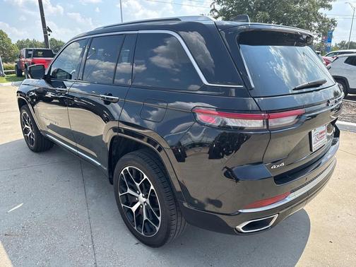 2023 Jeep Grand Cherokee Summit