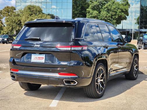 2023 Jeep Grand Cherokee Summit