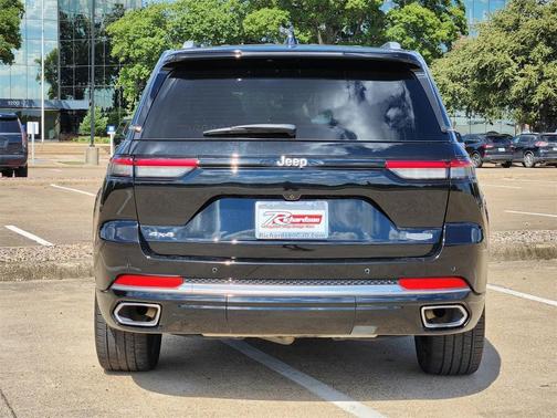 2023 Jeep Grand Cherokee Summit