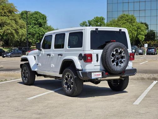 2025 Jeep Wrangler 4-Door Sahara 4x4