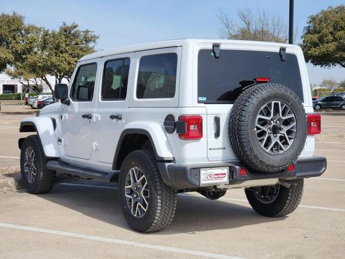 Bright White Clearcoat 2026 Jeep Wrangler 4-Door Sahara 4x4