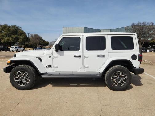 2026 Jeep Wrangler 4-Door Sahara 4x4
