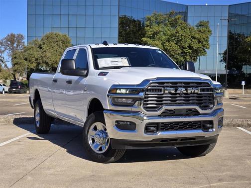 2025 RAM 2500 Tradesman Crew Cab 4x4 8' Box