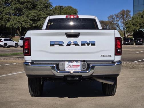 2025 RAM 2500 Tradesman Crew Cab 4x4 8' Box