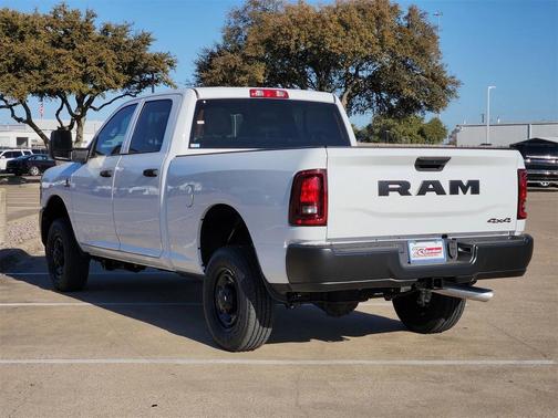 2026 RAM 2500 Tradesman Crew Cab 4x4 6'4' Box