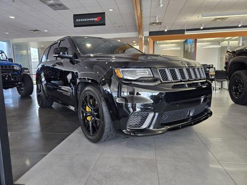 Diamond Black Crystal Pearlcoat 2018 Jeep Grand Cherokee Trackhawk