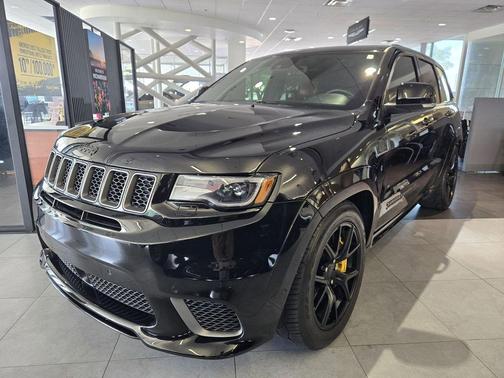 Diamond Black Crystal Pearlcoat 2018 Jeep Grand Cherokee Trackhawk