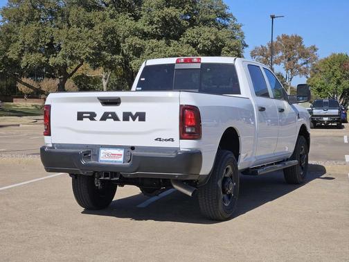 2026 RAM 2500 Tradesman Crew Cab 4x4 6'4' Box