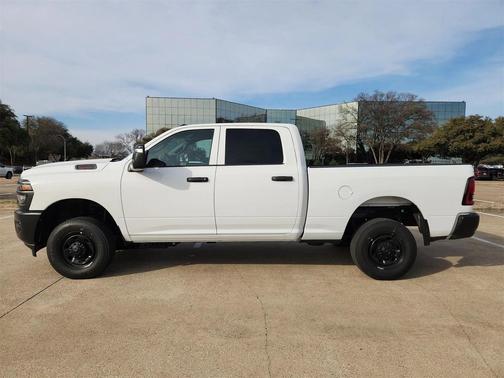2026 RAM 2500 Tradesman Crew Cab 4x4 6'4' Box
