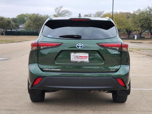 2024 Toyota Highlander Hybrid XLE