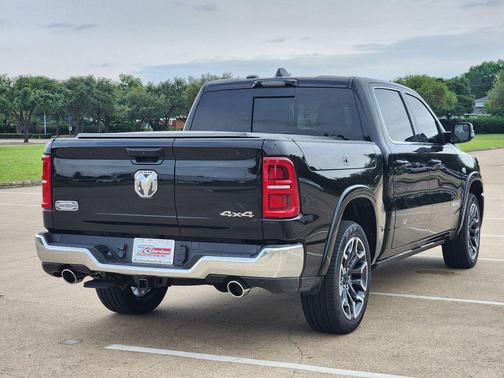 Diamond Black Crystal Pearlcoat 2026 RAM 1500 Longhorn