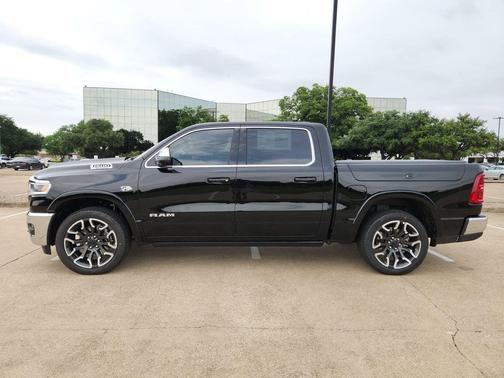 Diamond Black Crystal Pearlcoat 2026 RAM 1500 Longhorn