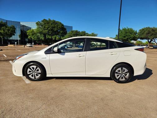 Blizzard Pearl 2016 Toyota Prius