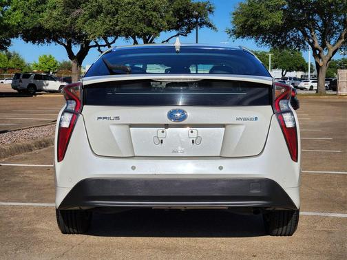 Blizzard Pearl 2016 Toyota Prius