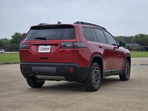 Red Hot Pearlcoat 2026 Jeep Cherokee Laredo 4x4