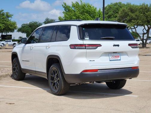 Bright White Clearcoat 2026 Jeep Grand Cherokee L Altitude