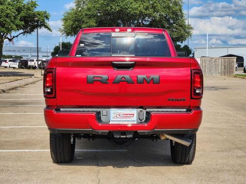 Molten Red Pearlcoat 2026 RAM 2500 Black Express Crew Cab 4x4 6'4' Box