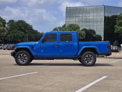 Hydro Blue Pearlcoat 2026 Jeep Gladiator Sahara 4x4
