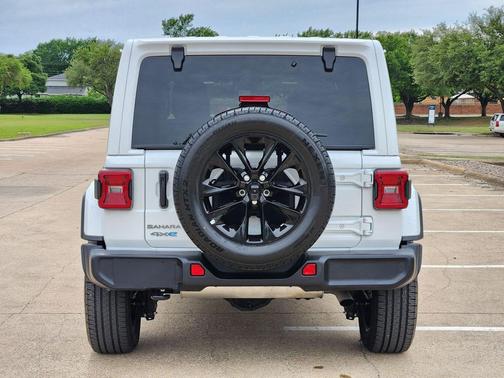 Bright White 2025 Jeep Wrangler 4xe Sahara