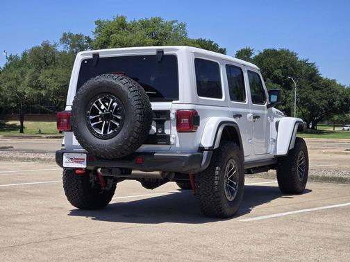 Bright White Clearcoat 2026 Jeep Wrangler Rubicon