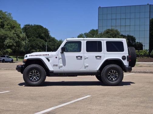 Bright White Clearcoat 2026 Jeep Wrangler Rubicon