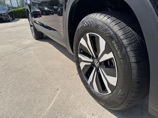 2024 Volkswagen Atlas 2.0T SE