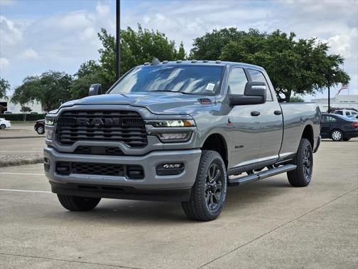 2025 RAM 3500 LONE STAR CREW CAB 4X4 8' BOX
