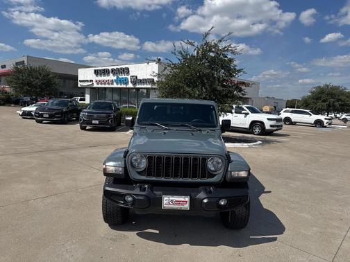 2025 Jeep Gladiator Sport