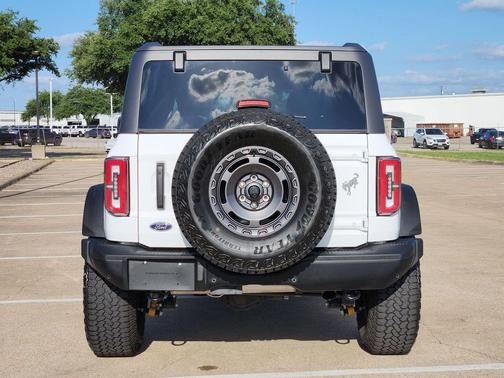 Oxford White 2025 Ford Bronco Badlands