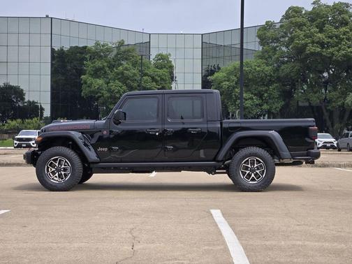 Black Clearcoat 2026 Jeep Gladiator Rubicon