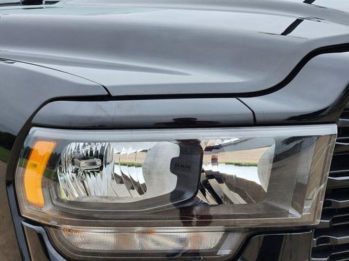 Diamond Black Crystal Pearlcoat 2023 RAM 2500 Big Horn Crew Cab 4x4 6'4' Box