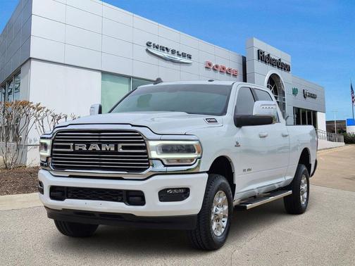 Bright White Clearcoat 2023 RAM 2500 Laramie Crew Cab 4x4 6'4' Box