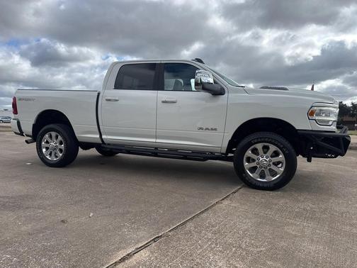2024 RAM 2500 Laramie Crew Cab 4x4 6'4' Box