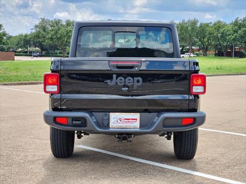 2022 Jeep Gladiator Sport
