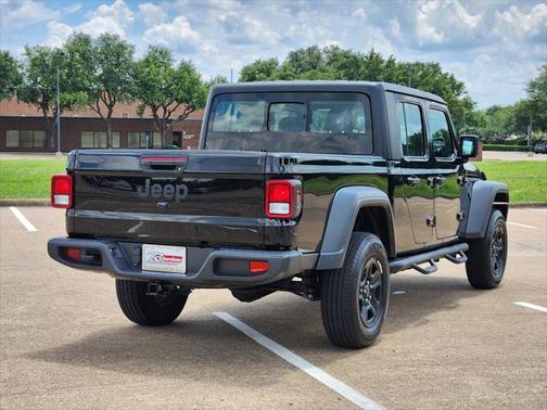 2022 Jeep Gladiator Sport