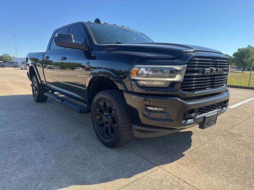 2019 RAM 2500 Laramie Crew Cab 4x4 6'4' Box