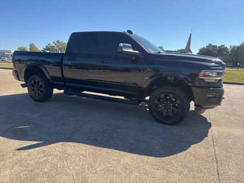 2019 RAM 2500 Laramie Crew Cab 4x4 6'4' Box