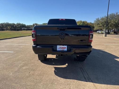 2019 RAM 2500 Laramie Crew Cab 4x4 6'4' Box