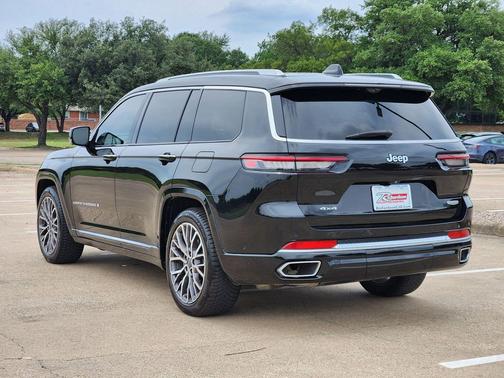 Diamond Black Crystal Pearlcoat 2023 Jeep Grand Cherokee L Summit Reserve