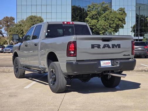 2026 RAM 2500 Tradesman Crew Cab 4x4 6'4' Box