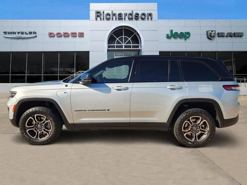 Silver Zynith 2023 Jeep Grand Cherokee 4xe Trailhawk