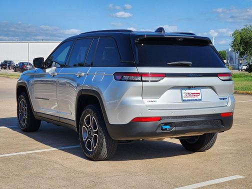 Silver Zynith 2023 Jeep Grand Cherokee 4xe Trailhawk
