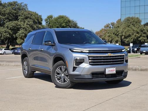 2024 Chevrolet Traverse LT