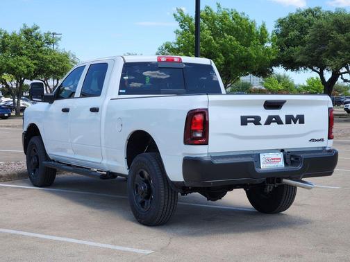 Bright White Clearcoat 2026 RAM 2500 Tradesman Crew Cab 4x4 6'4' Box