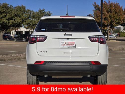 Bright White Clearcoat 2026 Jeep Compass Latitude